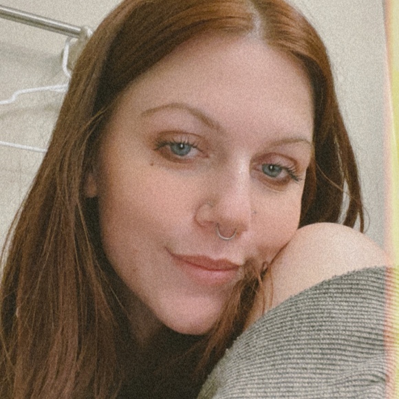 Meet your Posher, Emily - Picture 1 of 1